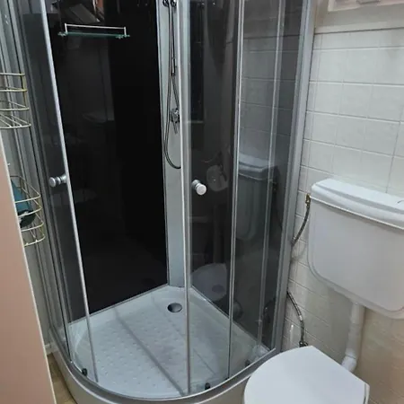 Romantikus Erdei Kunyho Jakuzzival Heviz Koezeleben アパート *