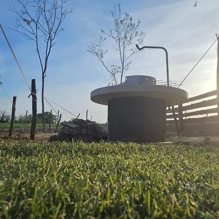 アパート Romantikus Erdei Kunyho Jakuzzival Heviz Koezeleben Rezi