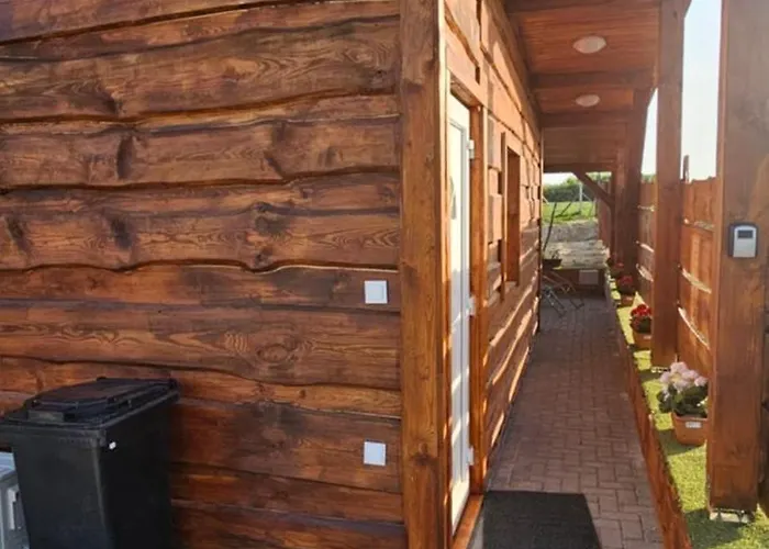 Romantikus Erdei Kunyho Jakuzzival Heviz Koezeleben Appartement *