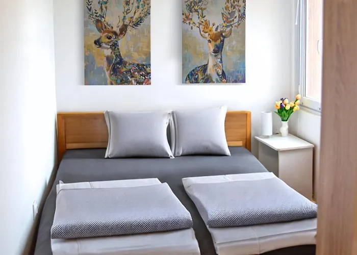 Romantikus Erdei Kunyho Jakuzzival Heviz Koezeleben Appartement *