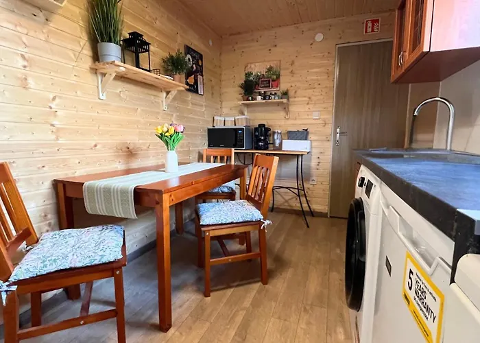 Romantikus Erdei Kunyho Jakuzzival Heviz Koezeleben Appartement *